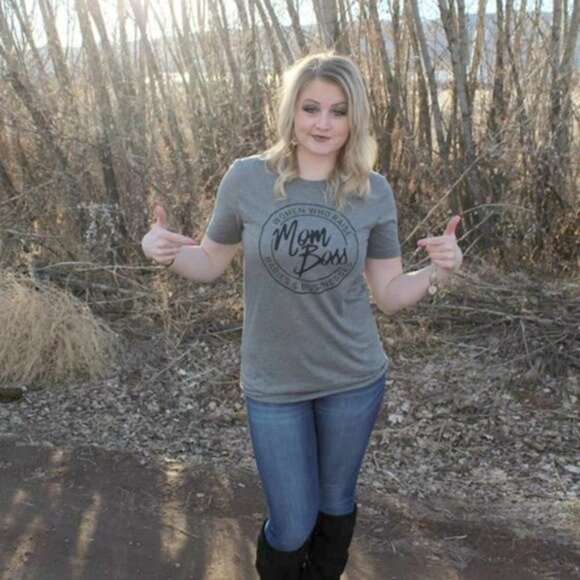NWT Mom Boss Graphic Tee Grey Short Sleeve Shirt Black Letters Bella Canvas XL - Picture 3 of 4